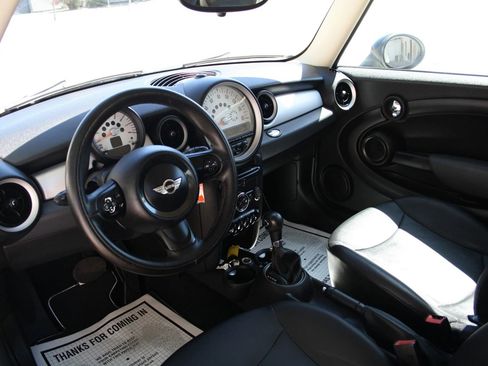 Used 2011 MINI Cooper Hardtop FWD image 10