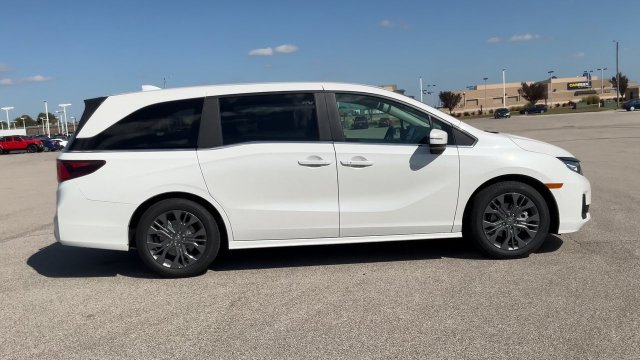 New 2027 Honda Odyssey Touring image 9