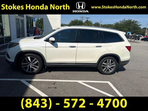 Used 2017 Honda Pilot Touring image 4