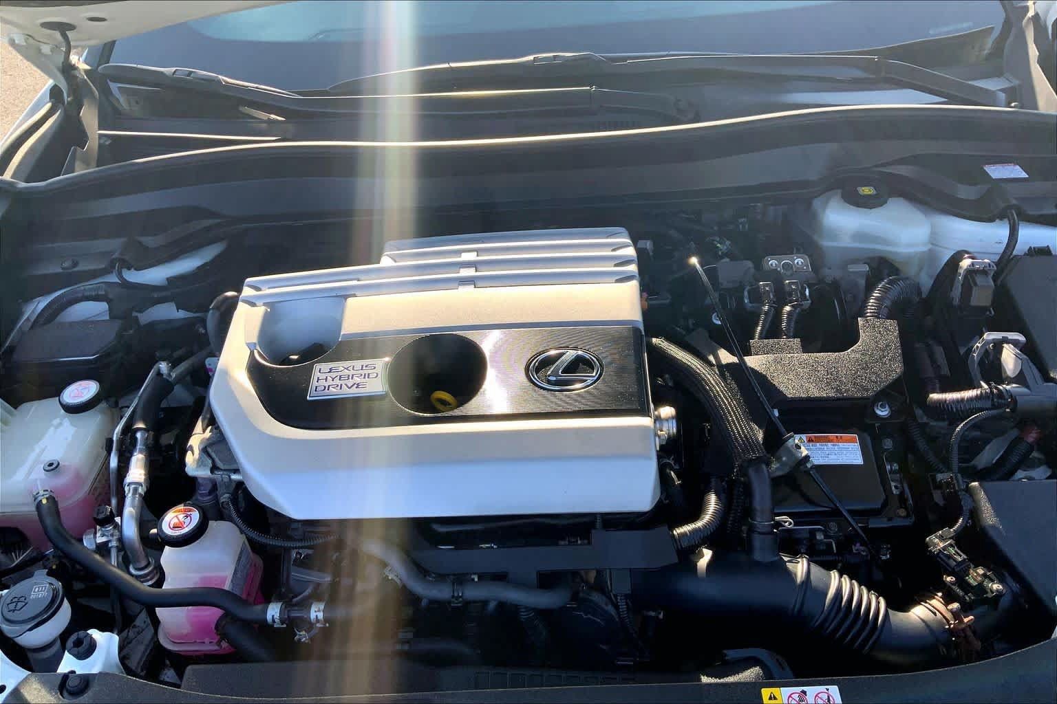 Used 2019 Lexus UX 250h F Sport AWD/4WD image 32
