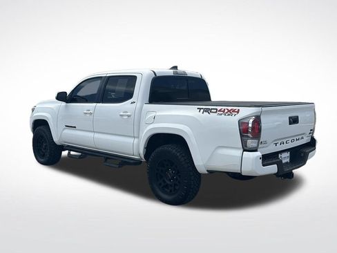 Used 2022 Toyota Tacoma TRD Sport w/ TRD Premium Sport Package AWD/4WD image 5