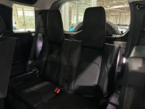 Used 2020 Land Rover Defender 110 First Edition AWD/4WD image 6