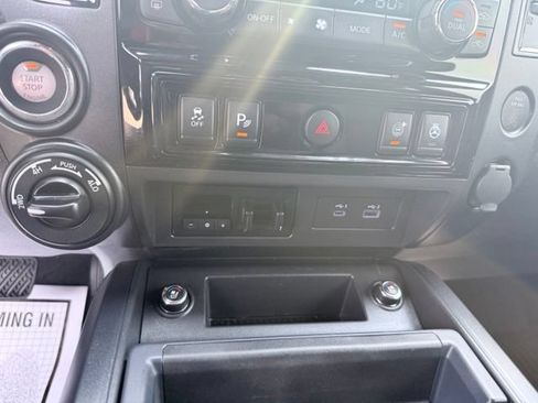 Used 2024 Nissan Titan PRO-4X w/ Pro-4x Convenience Package AWD/4WD image 14