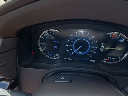 Used 2017 Cadillac Escalade Luxury AWD/4WD image 10