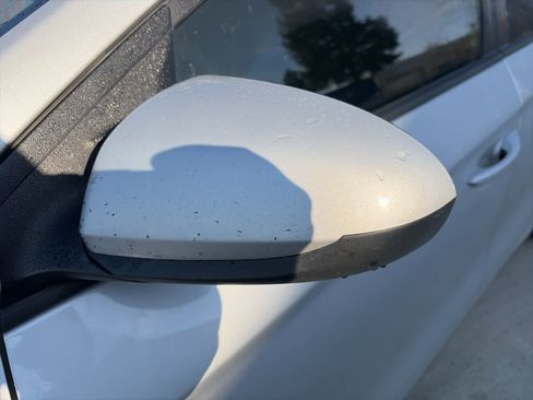 Used 2018 Hyundai Ioniq Blue image 16