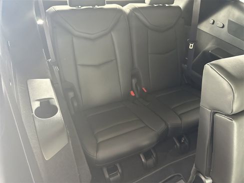 New 2025 Cadillac XT6 Luxury image 32