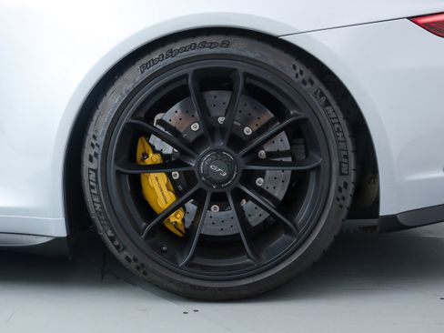 Used 2018 Porsche 911 GT3 image 39