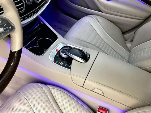 Used 2019 Mercedes-Benz S 560 Sedan image 16