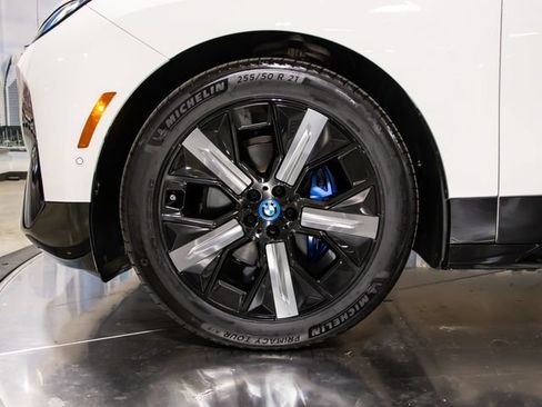Used 2024 BMW iX M60 AWD/4WD image 5