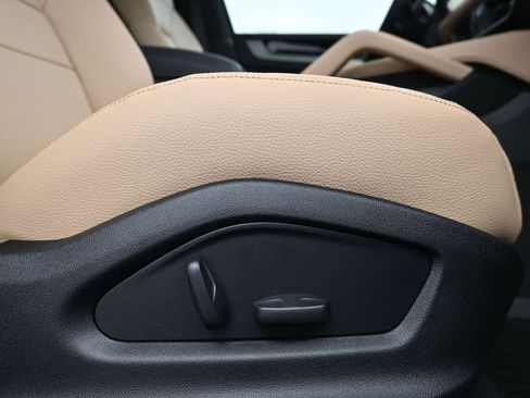 Certified 2026 Porsche Cayenne AWD/4WD image 14