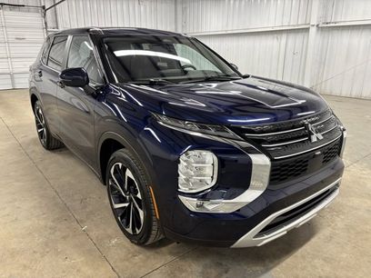 Used 2024 Mitsubishi Outlander SE Black Edition