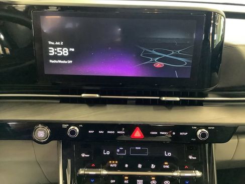 Certified 2023 Kia Carnival EX FWD image 11