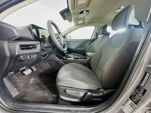 Used 2025 Kia K4 LXS image 13