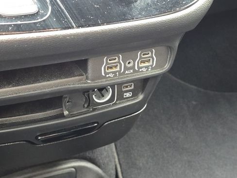Used 2022 Chrysler Pacifica Touring-L w/ S Appearance Package FWD image 36