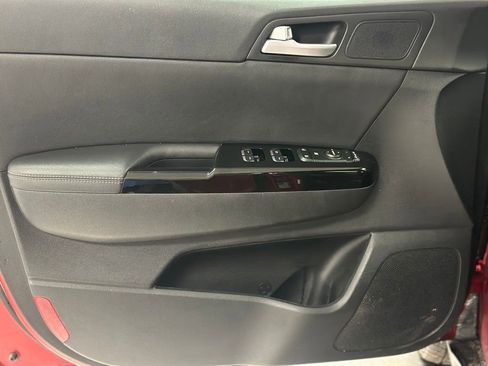 Used 2021 Kia Sportage S w/ S FWD Premium Package image 17