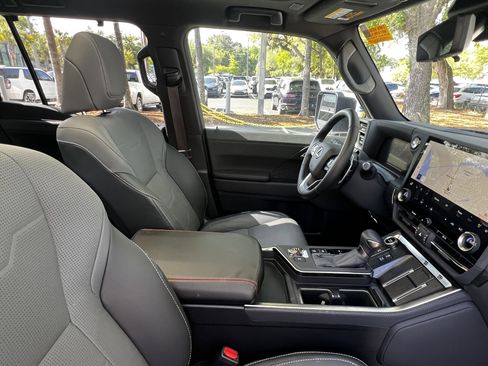 Used 2025 Lexus GX 550 w/ Accessory Package (2T) image 47