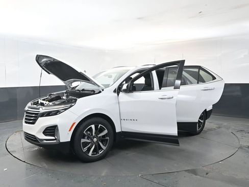 Used 2023 Chevrolet Equinox Premier image 31