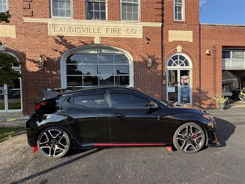 Used 2020 Hyundai Veloster N w/ Performance Package FWD image 9
