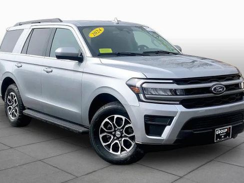 Certified 2024 Ford Expedition XLT AWD/4WD image 3