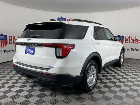 New 2026 Ford Explorer Active RWD image 3