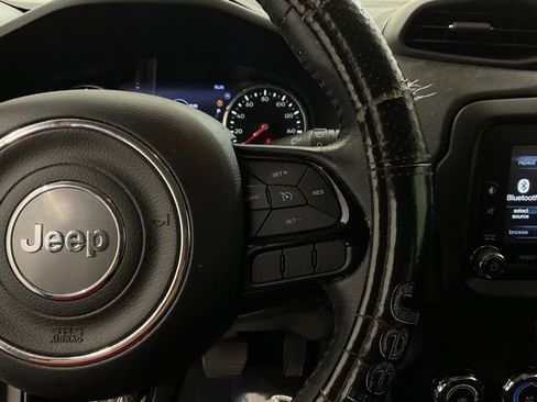 Used 2017 Jeep Renegade Altitude AWD/4WD image 13