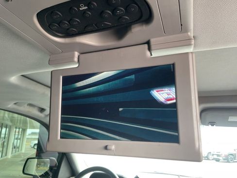 Used 2017 GMC Yukon XL Denali w/ Open Road Package image 24