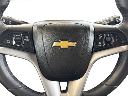 Used 2017 Chevrolet Trax LT w/ LT Convenience Package FWD image 17