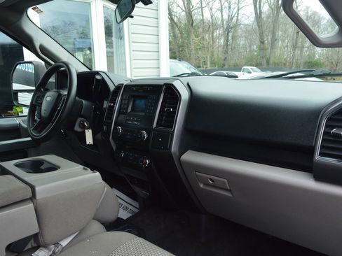 Used 2018 Ford F150 XLT image 28