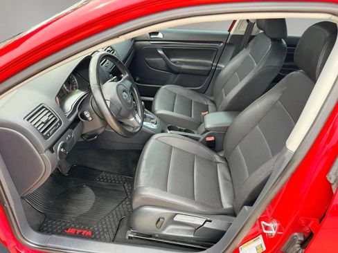 Used 2010 Volkswagen Jetta Wolfsburg Edition FWD image 13