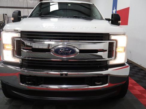 Used 2018 Ford F250 XL w/ Power Equipment Group AWD/4WD image 17