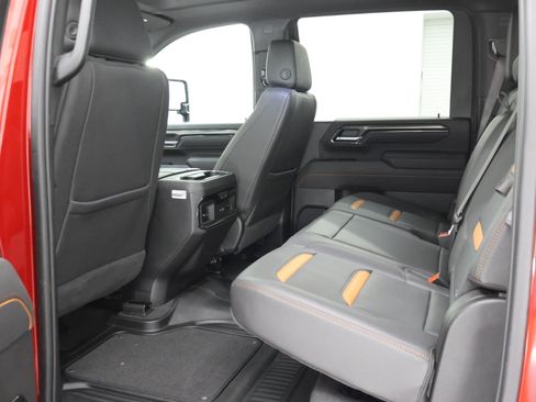 Used 2025 GMC Sierra 2500 AT4 w/ AT4 Premium Plus Package AWD/4WD image 9