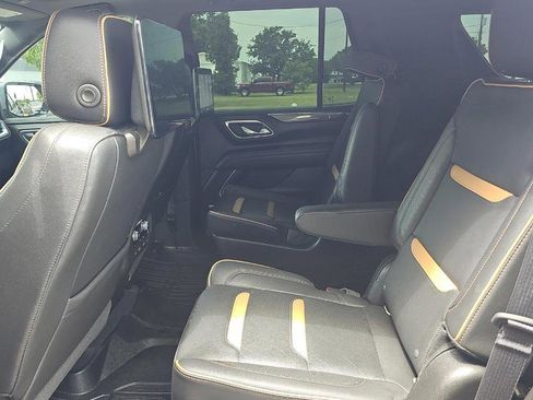 Used 2021 GMC Yukon AT4 w/ AT4 Premium Plus Package AWD/4WD image 17