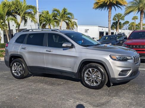 Certified 2020 Jeep Cherokee Latitude Lux w/ Comfort/Convenience Group image 2