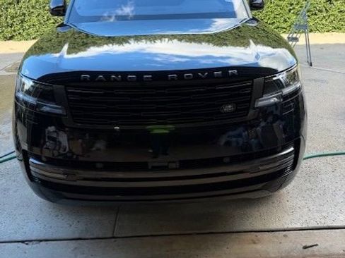 Used 2023 Land Rover Range Rover SE image 1