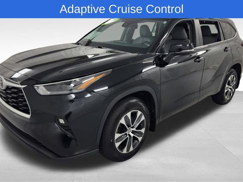 Used 2024 Toyota Highlander XLE AWD/4WD image 7