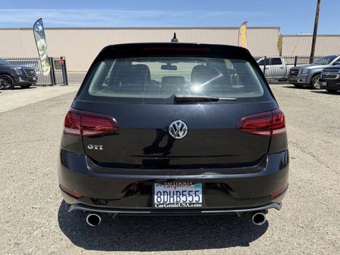 Used 2018 Volkswagen GTI SE FWD image 5