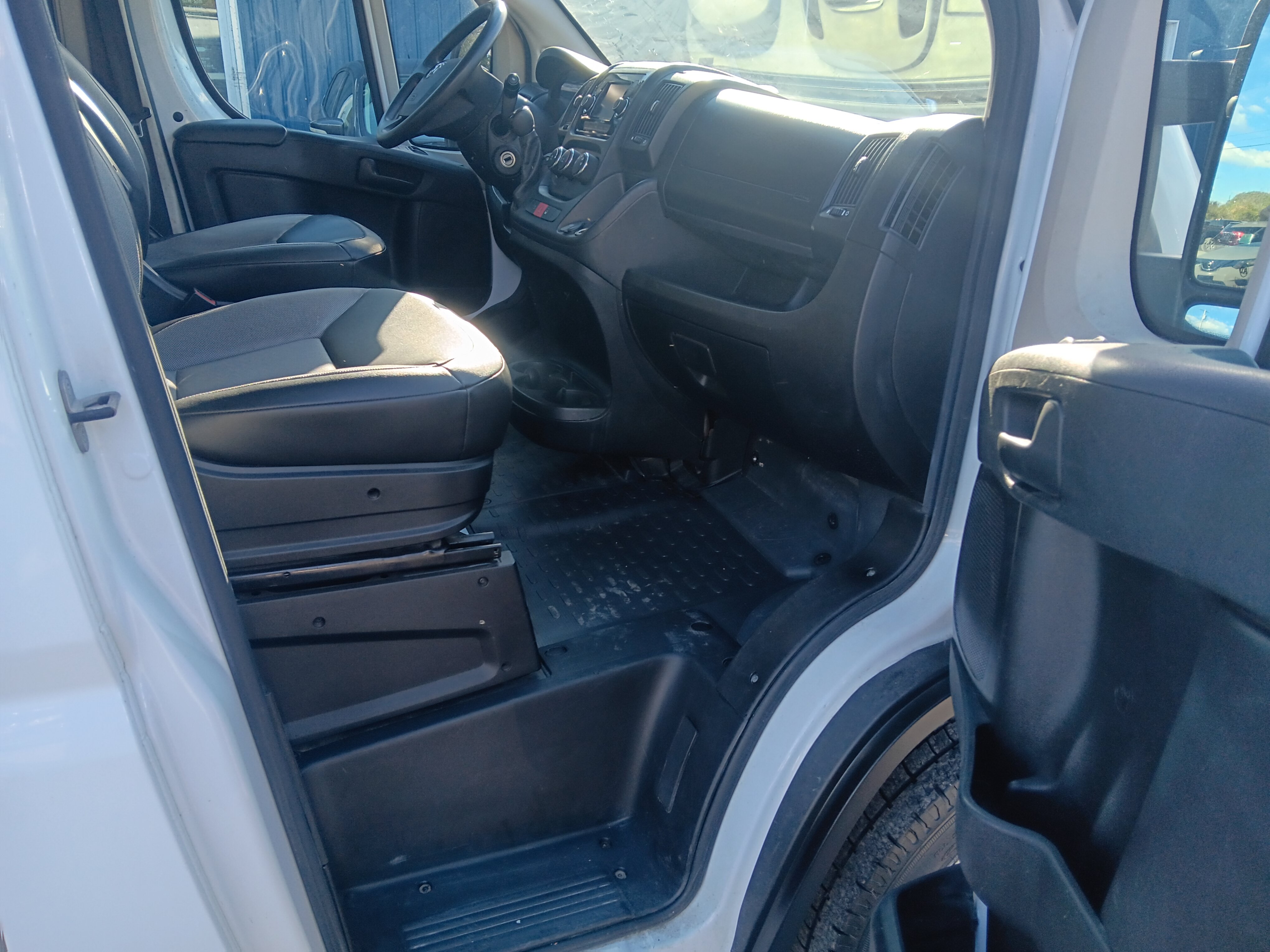 Used 2020 RAM ProMaster 2500 FWD image 9