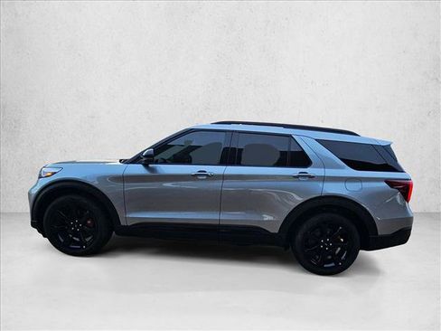 Used 2022 Ford Explorer ST w/ Equipment Group 401A RWD image 8