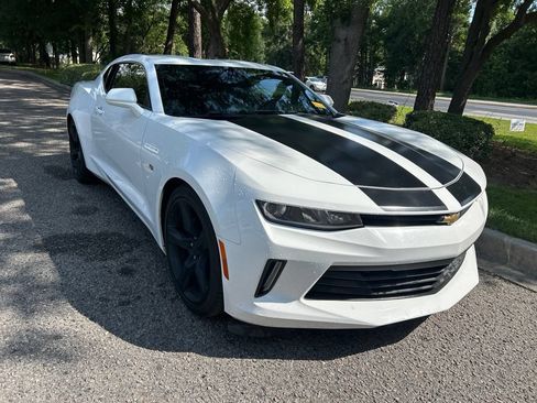 Used 2018 Chevrolet Camaro LT RWD image 4