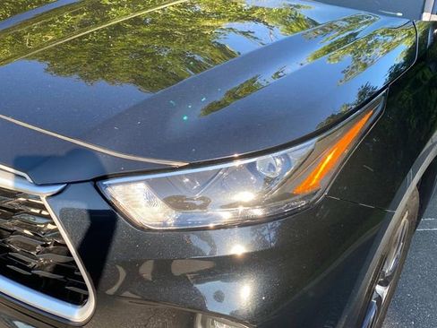 Used 2022 Toyota Highlander XLE FWD image 5