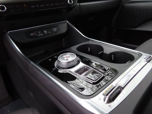 New 2026 Kia Carnival SX FWD image 6