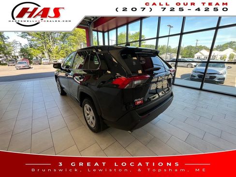 Used 2024 Toyota RAV4 LE AWD/4WD image 3