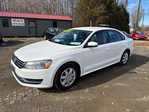 Used 2013 Volkswagen Passat 2.5 S image 2