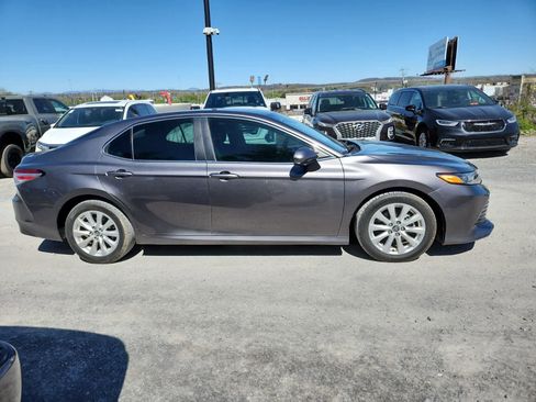 Used 2020 Toyota Camry LE image 6