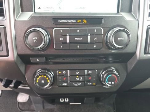 Used 2018 Ford F150 XLT w/ Equipment Group 302A Luxury image 21