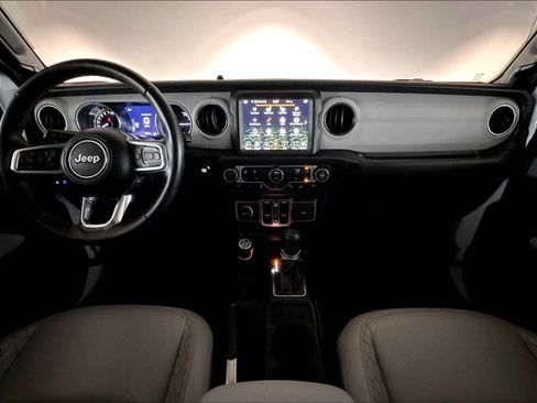 Used 2023 Jeep Wrangler Unlimited Sahara AWD/4WD image 17