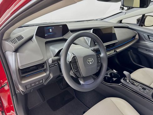 Used 2026 Toyota Prius XLE image 10