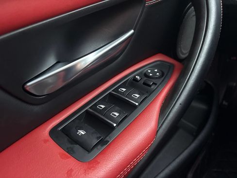 Used 2018 BMW M4 Convertible RWD image 24