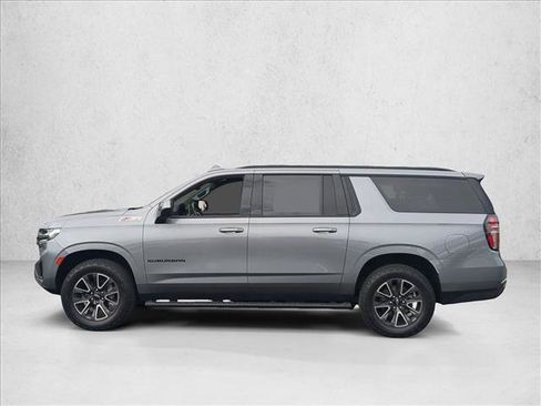 Used 2022 Chevrolet Suburban Z71 AWD/4WD image 9