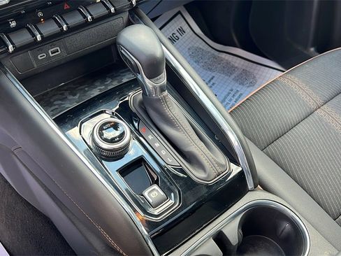 Used 2024 GMC Canyon AT4 image 29